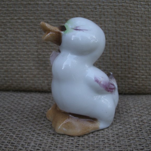 Vintage Small Duck with Rose China Figurine - Picture 4 of 16